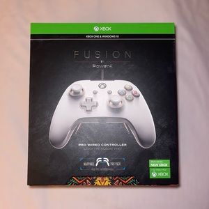 **SOLD| SOLD| SOLD|**Xbox one & Windows 10 Rose Gold Fusion Controller